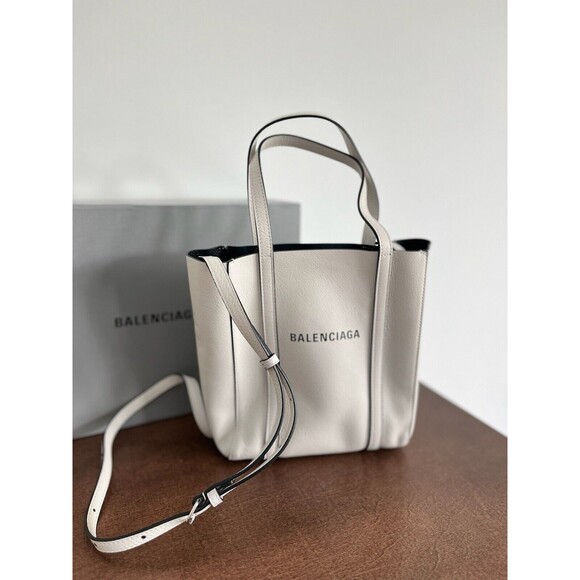 BALENCIAGA Everyday XXS Tote bag - Picture 6 of 16